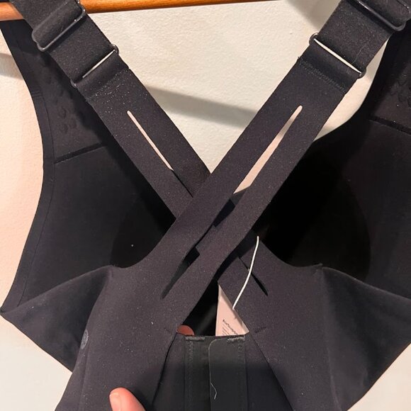 NWT Lululemon AirSupport Bra, Black, Size 36DDD - Picture 4 of 4